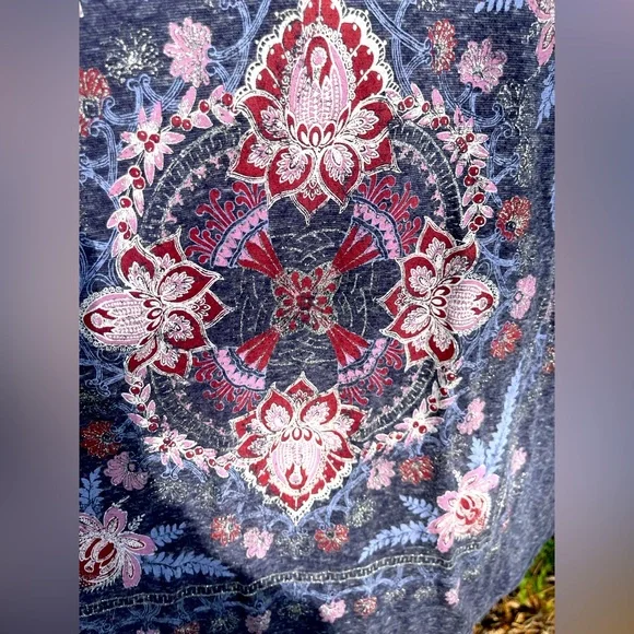 Short Sleeve Women’s T-Shirt, Heather Gray, Sparkle Pattern - Picture 2 of 6